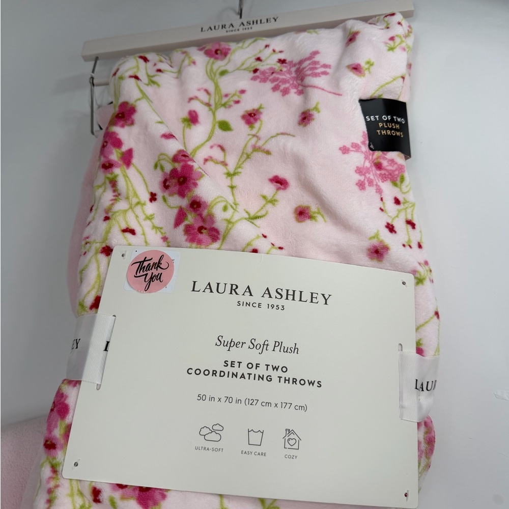 Laura Ashley Set of TWO Pink Plush Coordinating Throws ~ NWT ~ COQUETTE - Picture 4 of 8